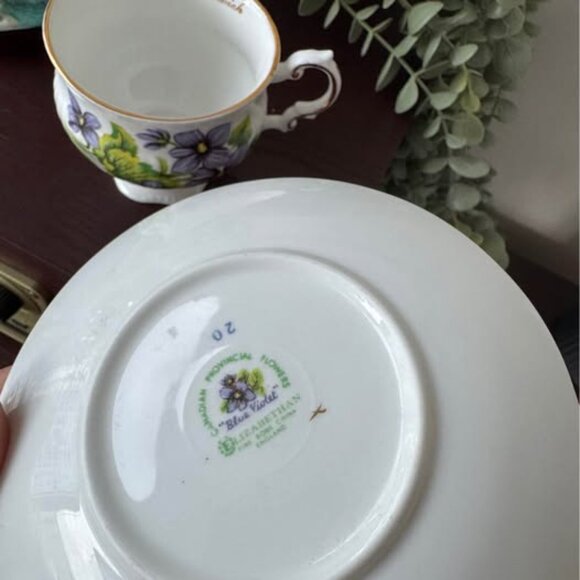 Elizabethan New Brunswick “Blue Violet” Tea Cup and Saucer, Canadian Provincial - Picture 2 of 4